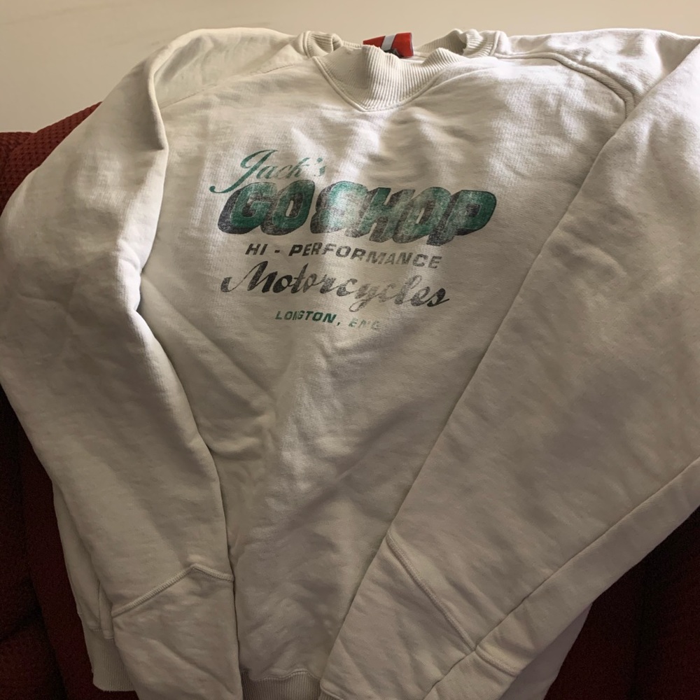 Sweatshirt